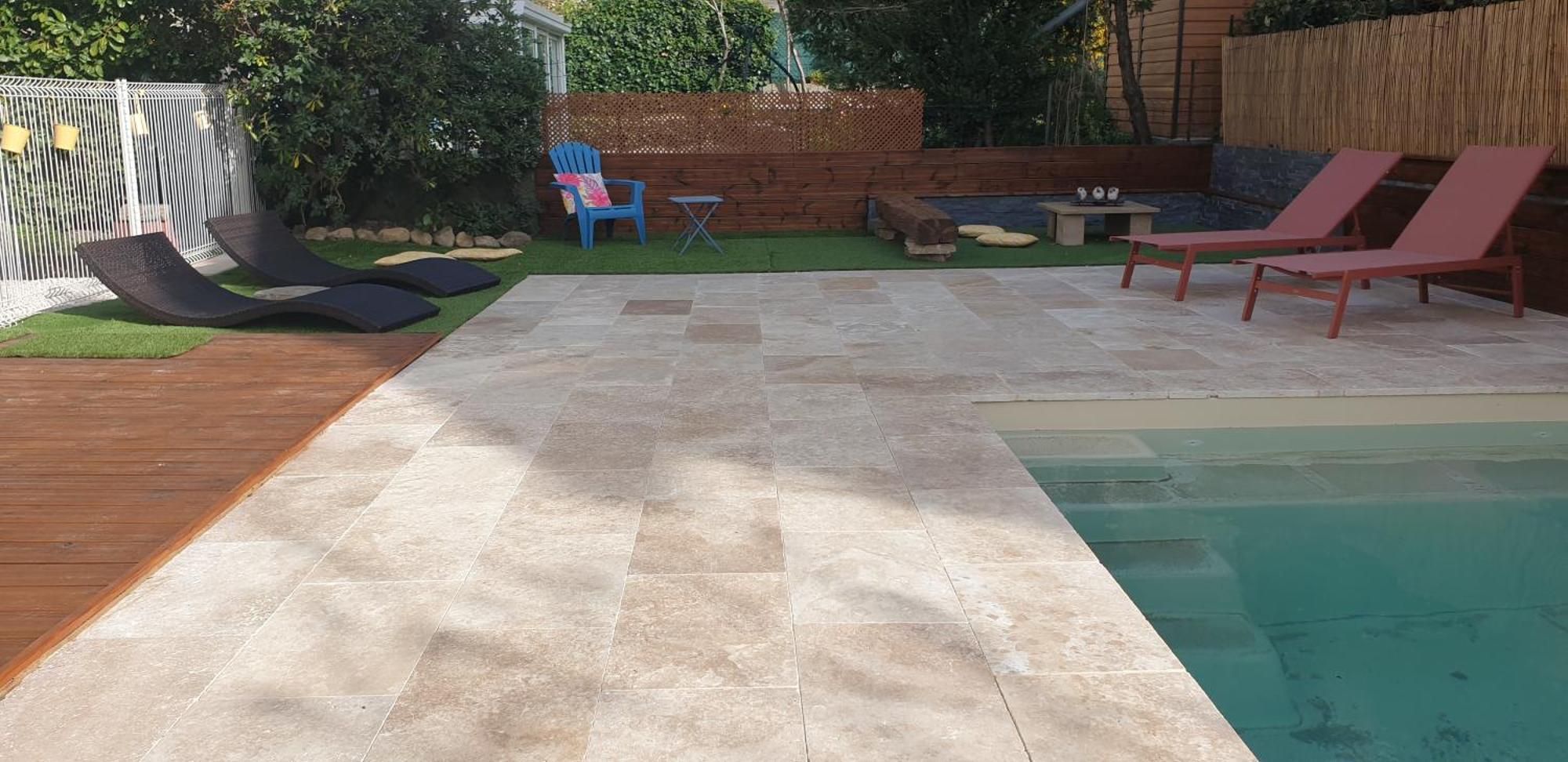 Charmant T3 Avec Piscine 디뉴레뱅 외부 사진